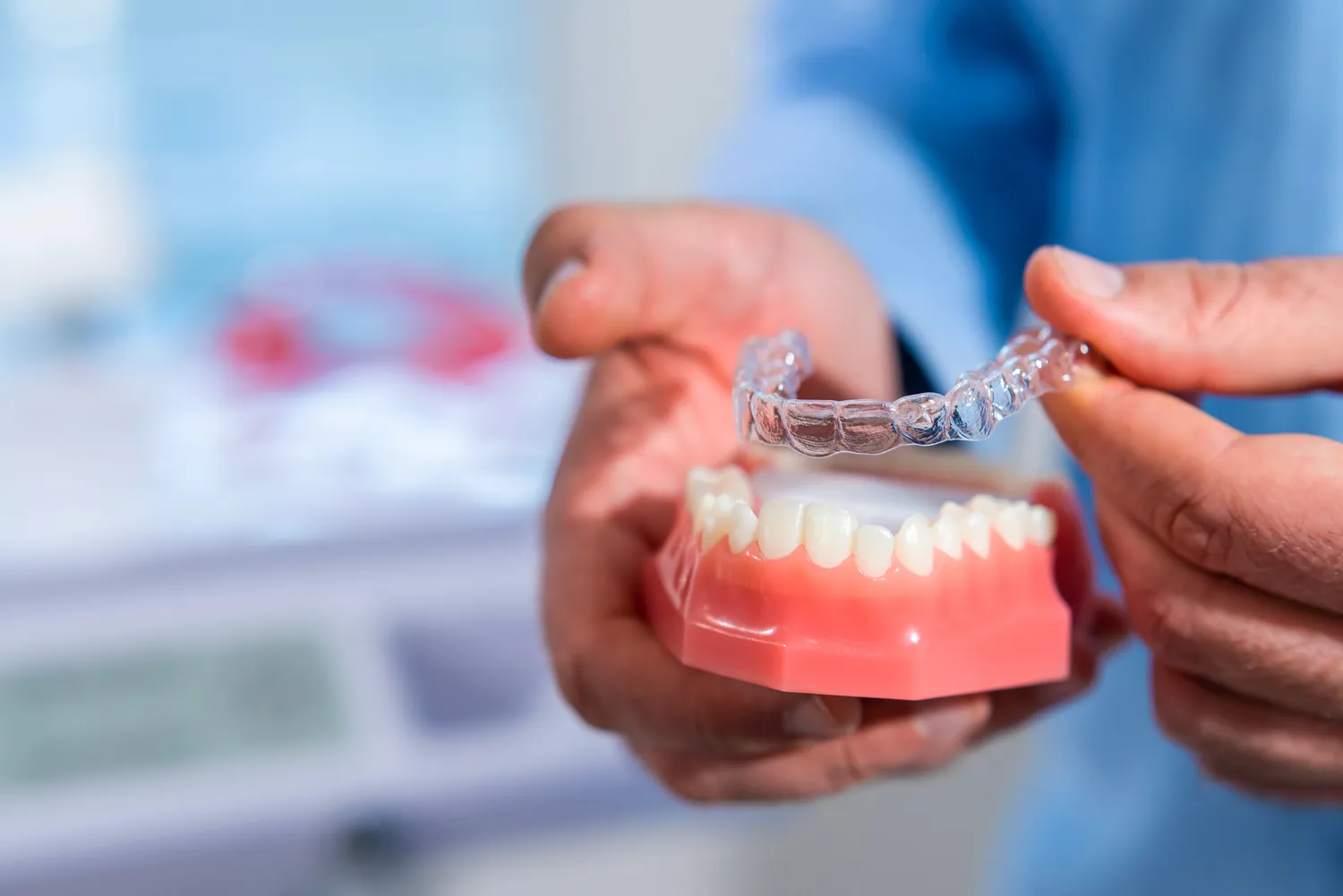 Aparat nakładkowy Invisalign Warszawa