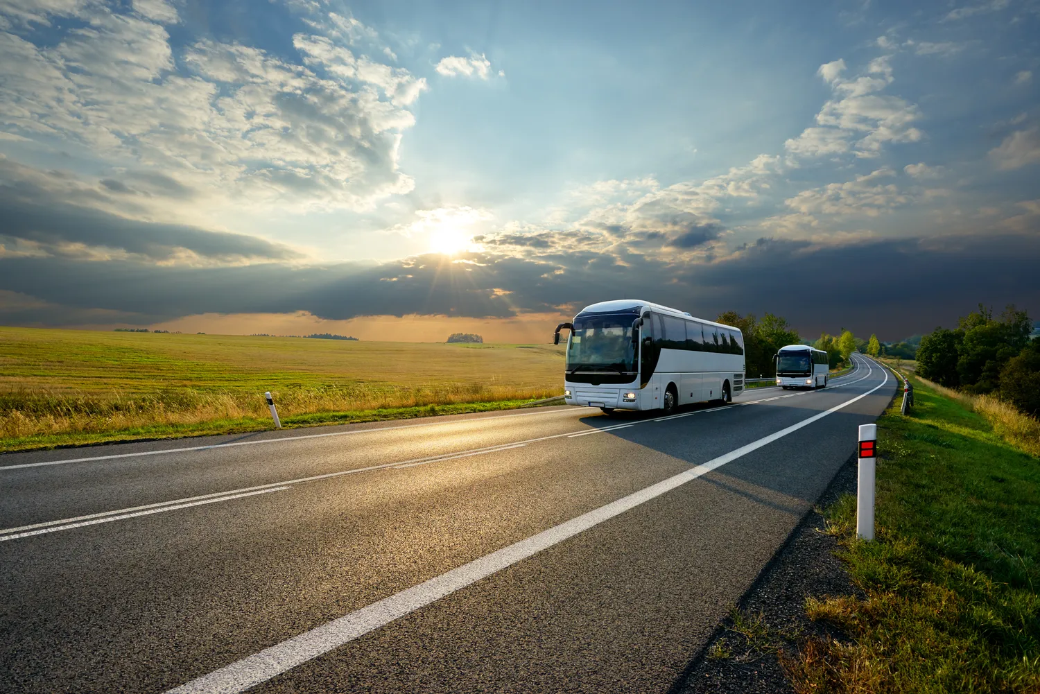 Ile kosztuje wynajem autokaru na 1 dzień?